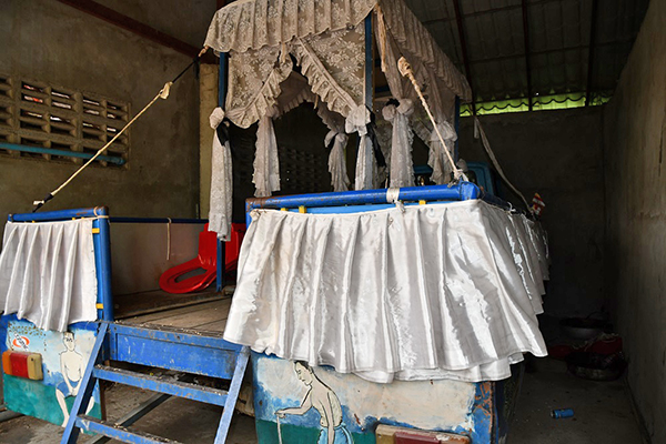 カンボジアの霊柩車